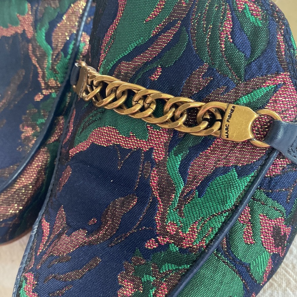 Marc Fisher Whiley Slip-In Mules Metallic Brocade Womens w Gold Chain 7 M - Picture 5 of 7